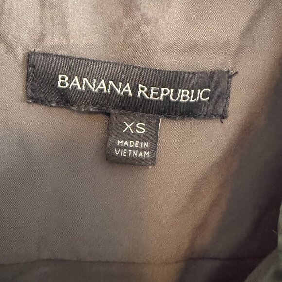 Banana Republic | Embroidered Flower Green Peplum Short Sleeve Collared Blouse - Picture 4 of 5